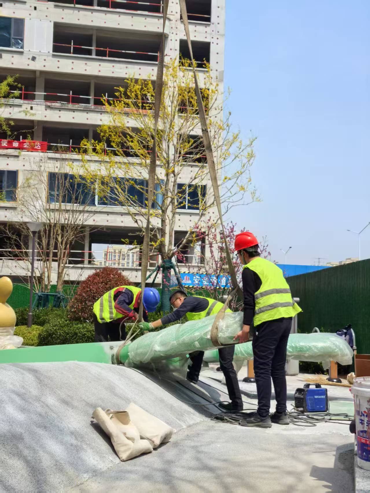 铜言无忌工地安装，匠心浇筑，亲力亲为